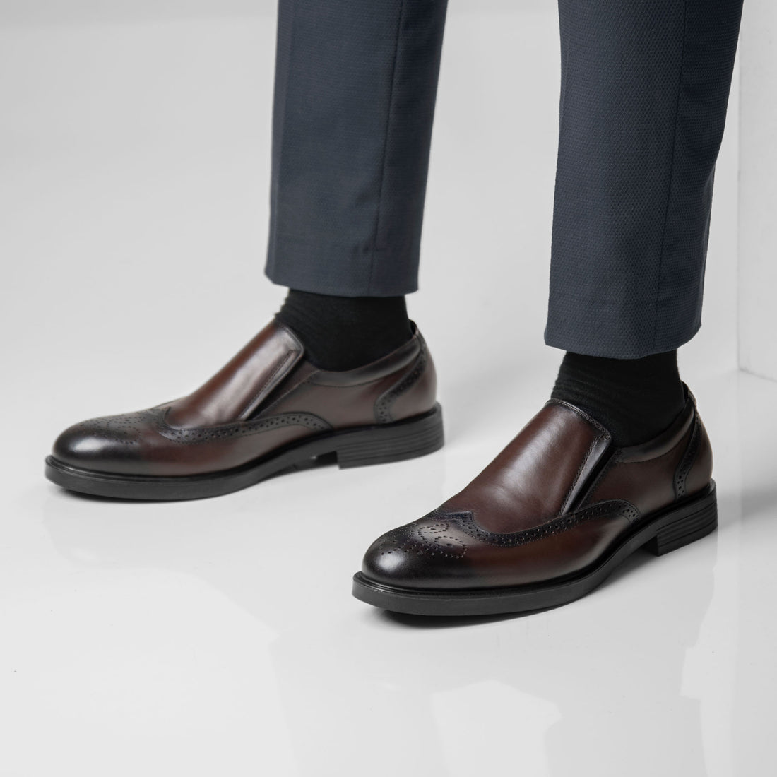 Wingtip Slip On Shoes - Brown