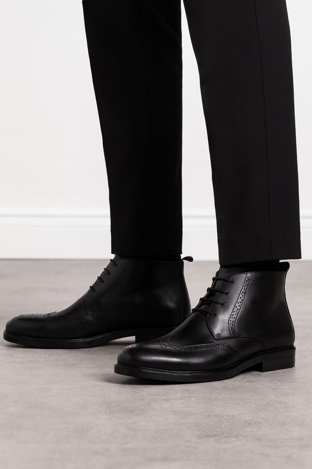 Brio Oxford Brogue Boot - Black